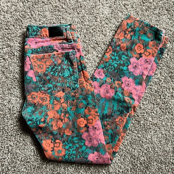 BDG Mid Rise Cigarettle Ankle Floral Jeans - Picture 1 of 4